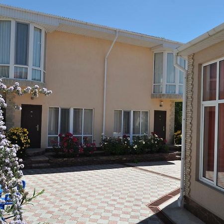 Zlata Inn Tamchy Bagian luar foto