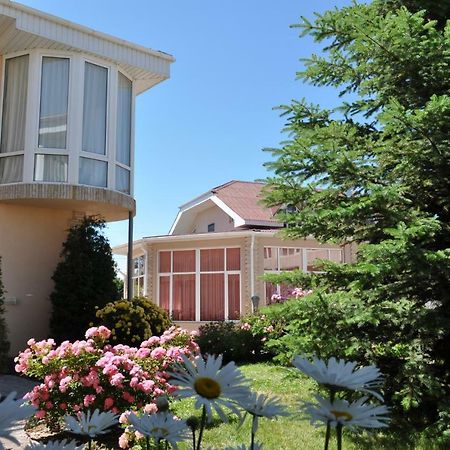 Zlata Inn Tamchy Bagian luar foto