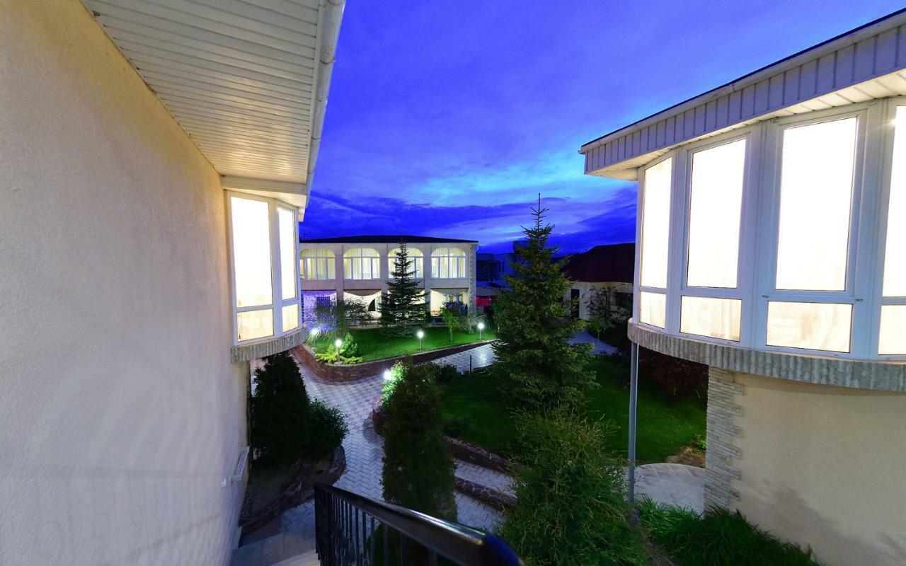Zlata Inn Tamchy Bagian luar foto