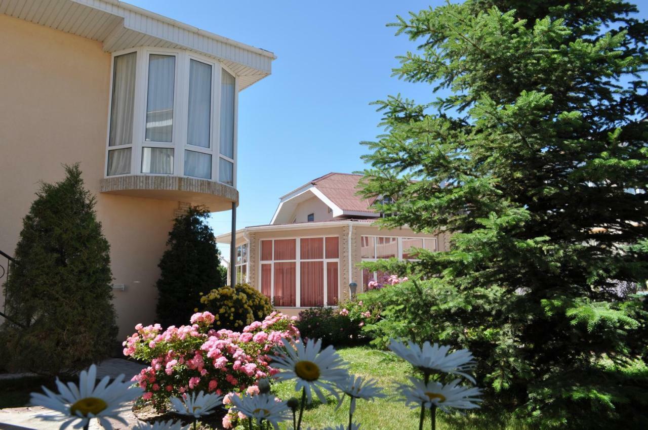 Zlata Inn Tamchy Bagian luar foto