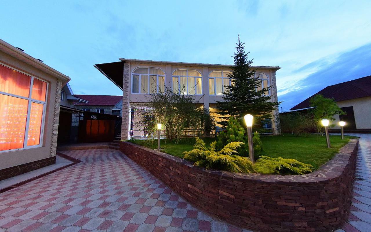 Zlata Inn Tamchy Bagian luar foto
