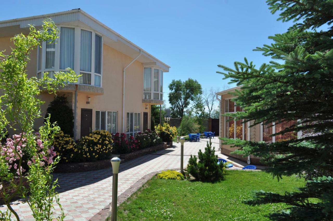Zlata Inn Tamchy Bagian luar foto