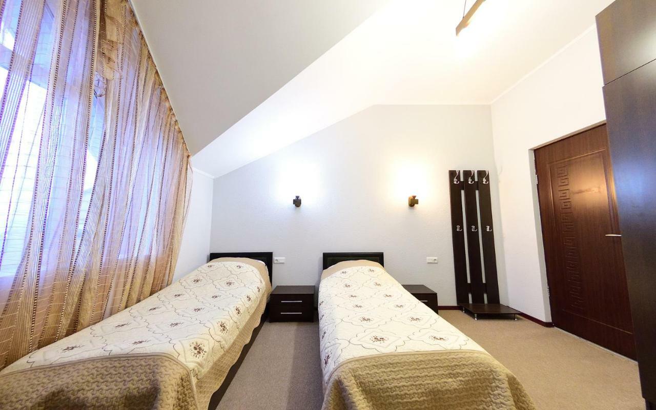 Zlata Inn Tamchy Bagian luar foto