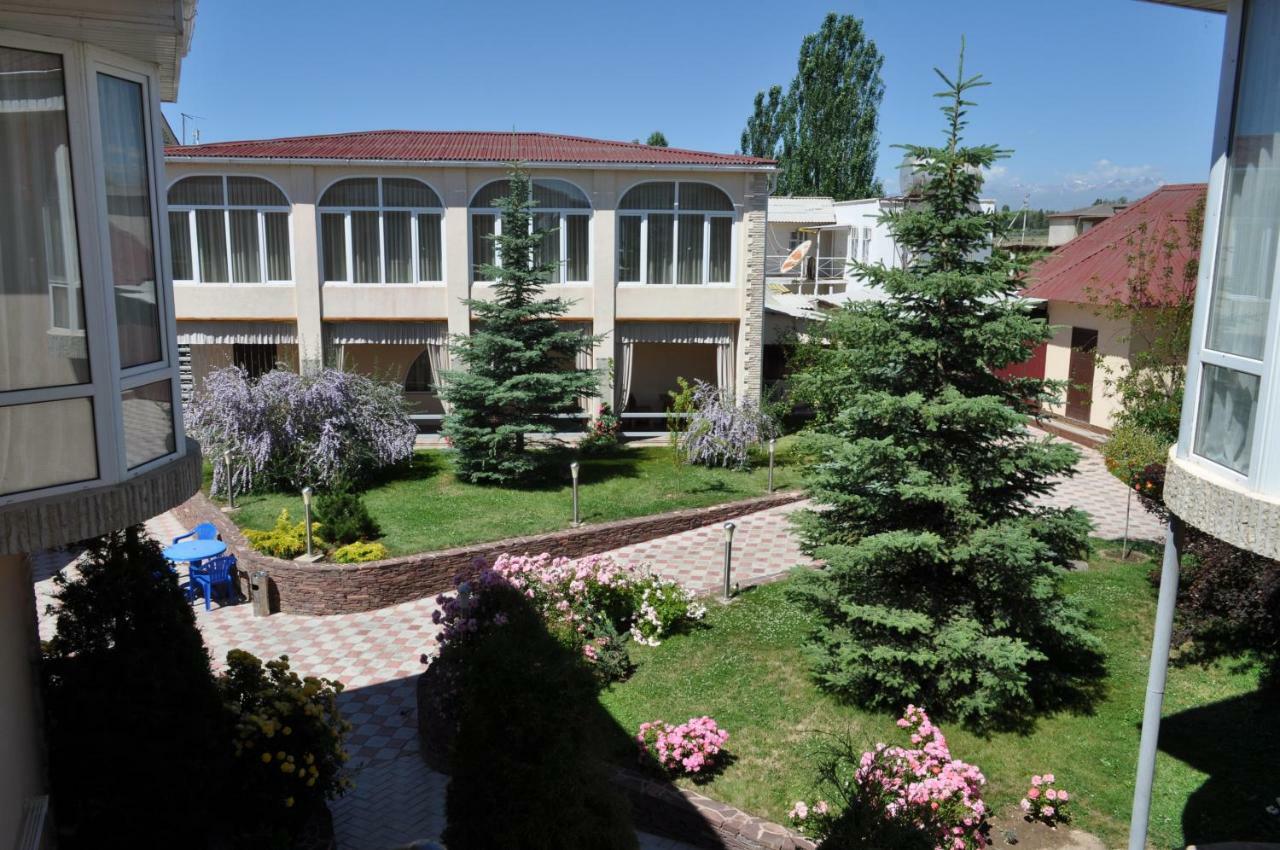 Zlata Inn Tamchy Bagian luar foto