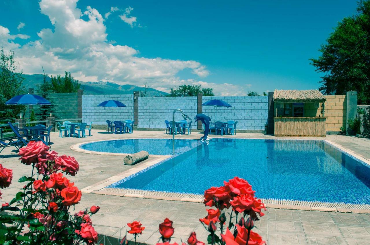 Zlata Inn Tamchy Bagian luar foto